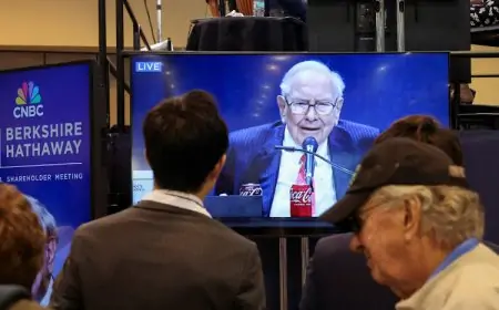 Berkshire Shareholders Turn Away from Diversity, AI Strategies