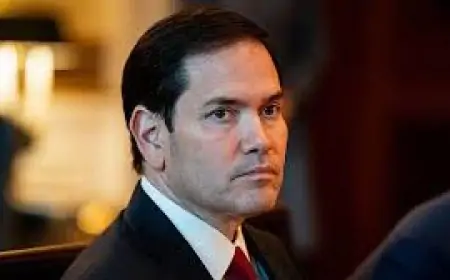 Criminal Impersonates U.S. Secretary of State, Reaches Contacts