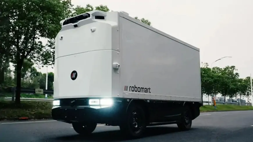 New Robomart Delivery Robot Launches with $3 Flat Rate to Rival DoorDash, Uber Eats
