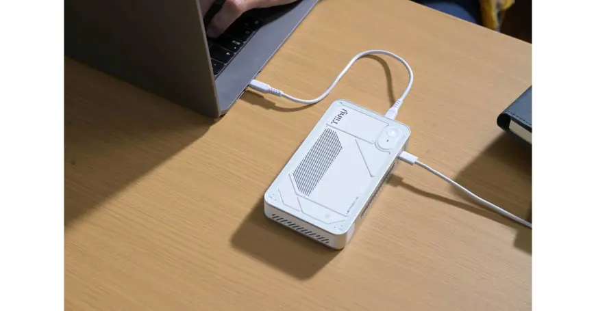 The Cloud Killer? World’s Smallest Pocket AI Supercomputer Runs 120B LLMs Locally