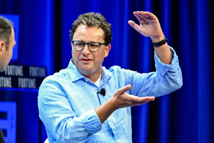 Anthropic CEO Warns an AI Tsunami is Fast Approaching