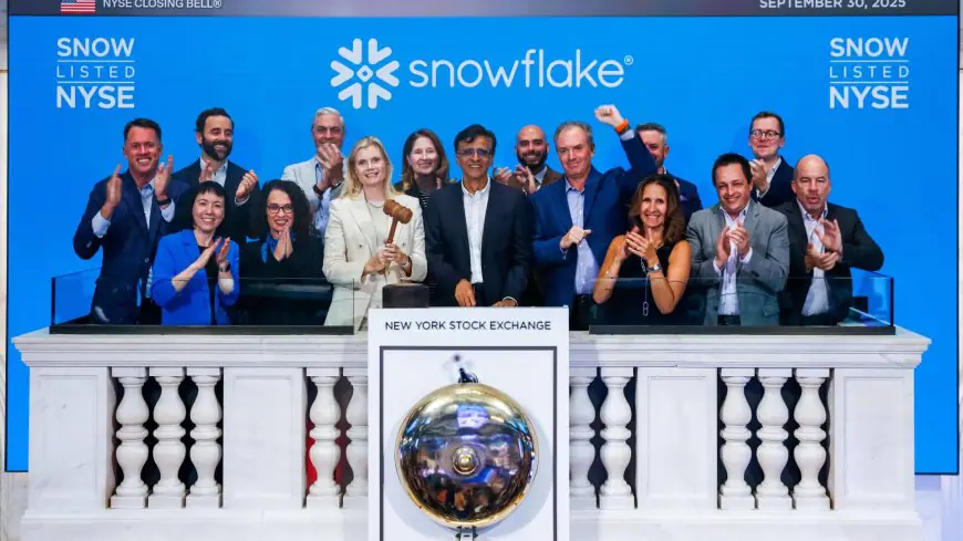 Snowflake Stock Surges Nearly 25% as AI Demand Drives Strong Growth